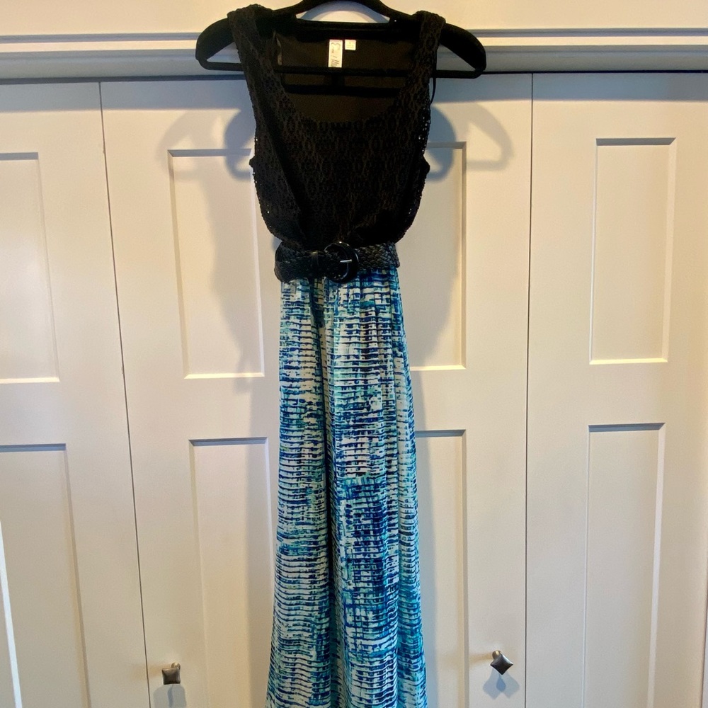 Emma & Michele Medium Maxi Dress